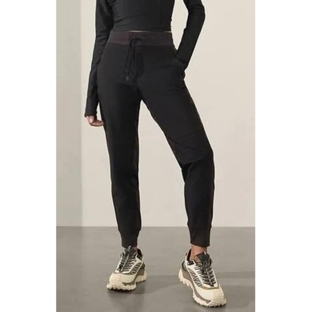 Athleta Headlands Hybrid Trek Jogger Womens 10 Black Hiking Gorpcore Pants